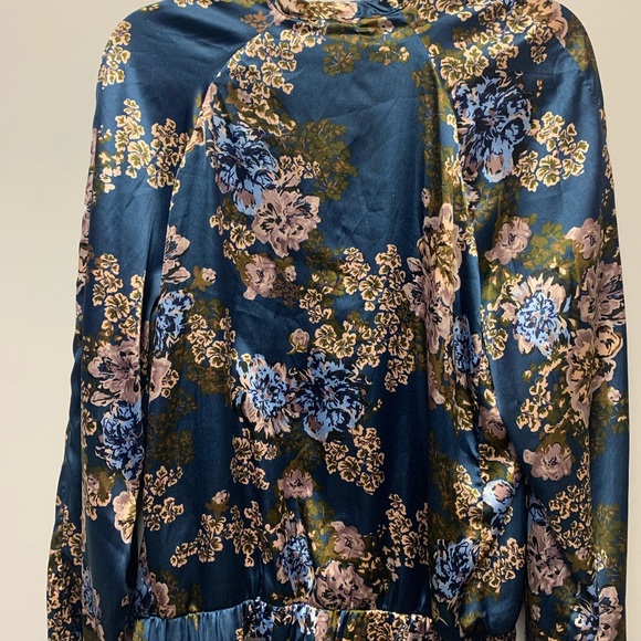 Lightweight bomber floral jacket, Wet Seal, size XL - Picture 9 of 9